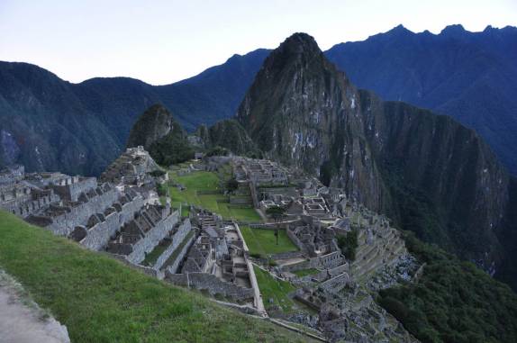 Seis da manhã, ainda completamente vazia, Machu Picchu, no Peru